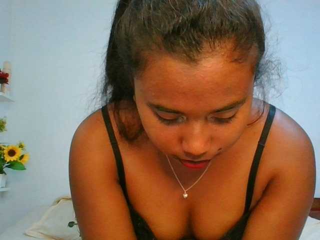 Pauliemarie live cam on BongaCams