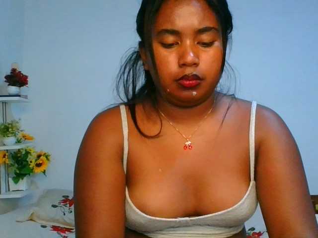 Pauliemarie live cam on BongaCams
