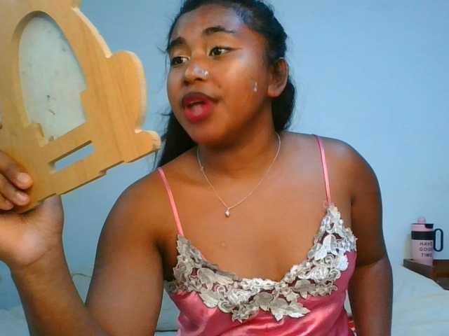 Pauliemarie live cam on BongaCams