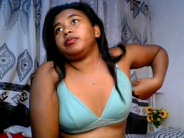 Pauliemarie live cam on BongaCams