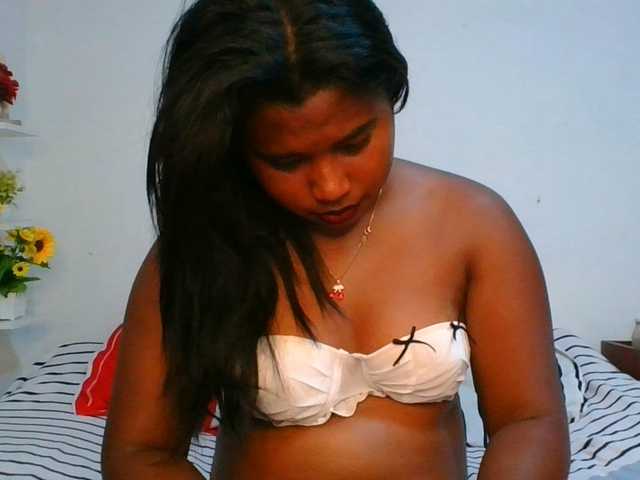 Pauliemarie live cam on BongaCams