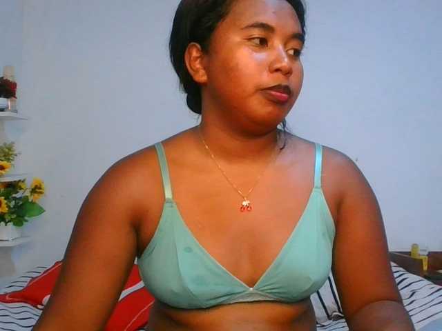 Pauliemarie live cam on BongaCams
