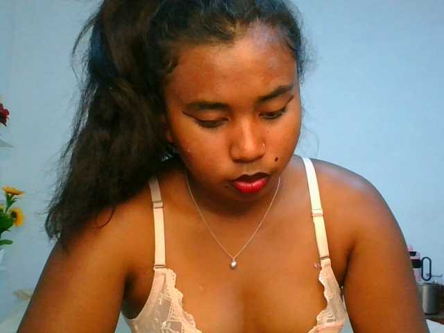Pauliemarie live cam on BongaCams