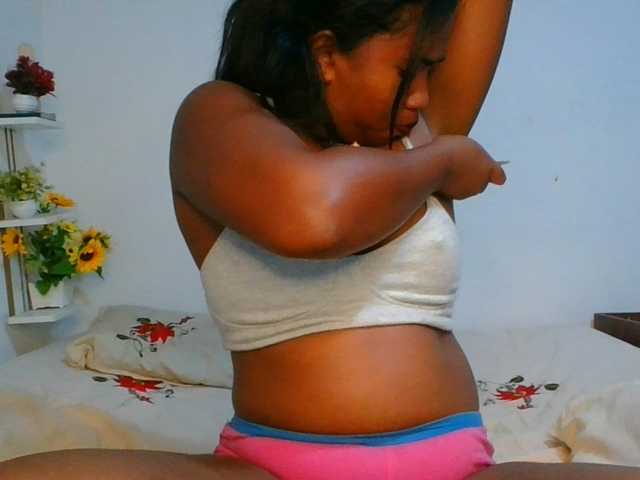 Pauliemarie live cam on BongaCams