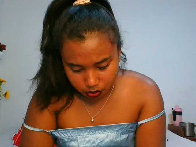 Pauliemarie live cam on BongaCams