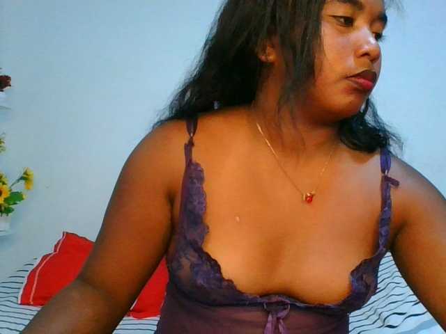 Pauliemarie live cam on BongaCams