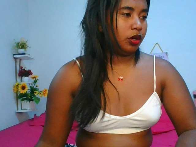 Pauliemarie live cam on BongaCams