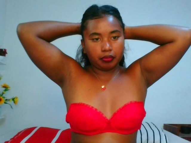Pauliemarie live cam on BongaCams