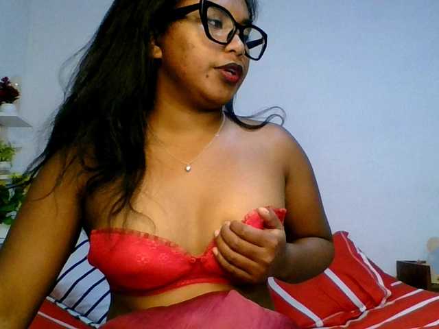 Pauliemarie live cam on BongaCams