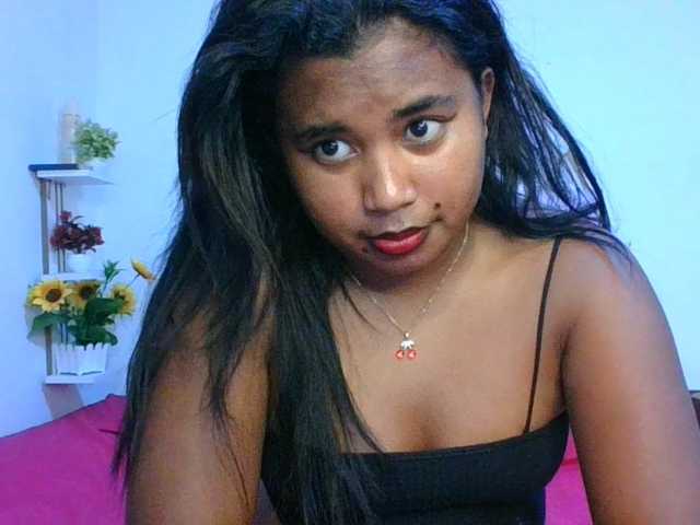 Pauliemarie live cam preview