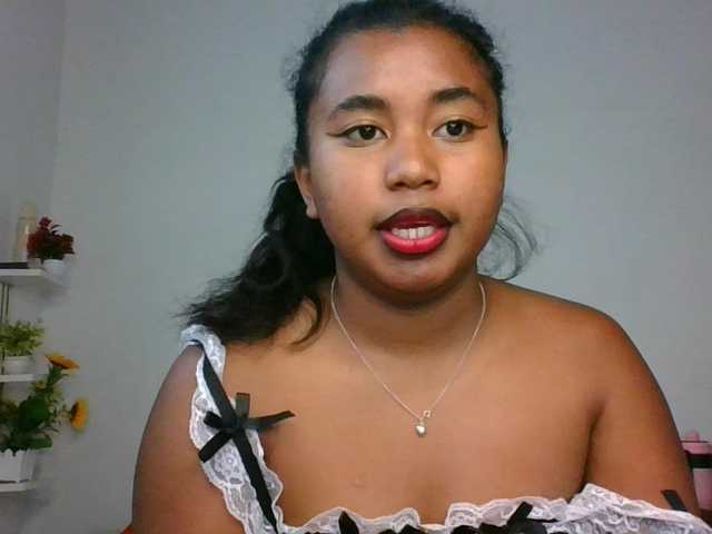 Pauliemarie live cam on BongaCams