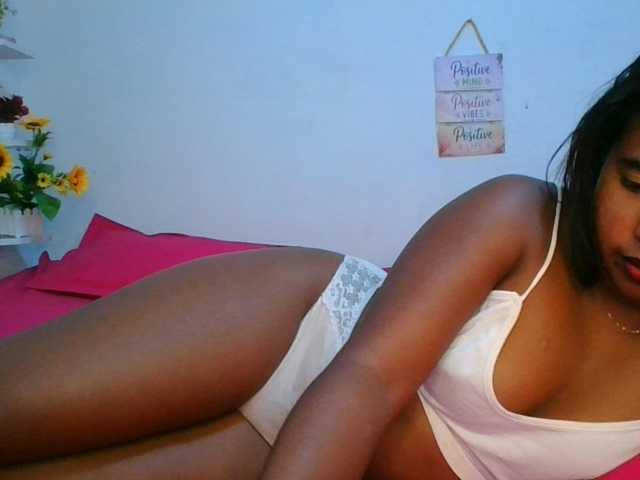 Pauliemarie live cam on BongaCams