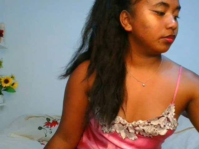 Pauliemarie live cam on BongaCams