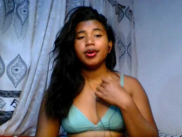 Pauliemarie live cam on BongaCams