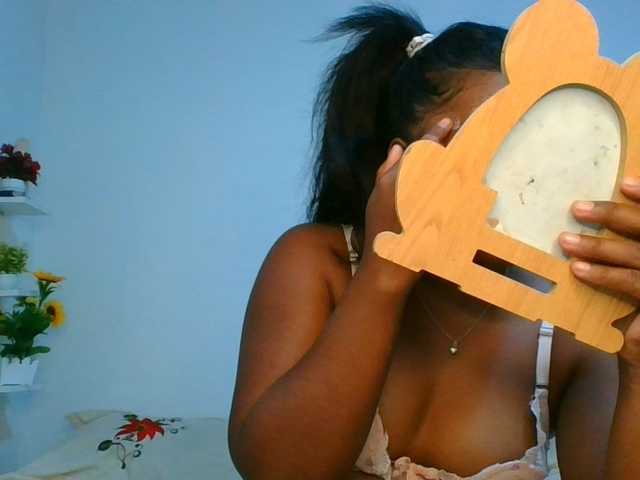 Pauliemarie live cam on BongaCams