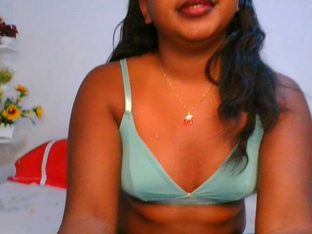 Pauliemarie live cam on BongaCams