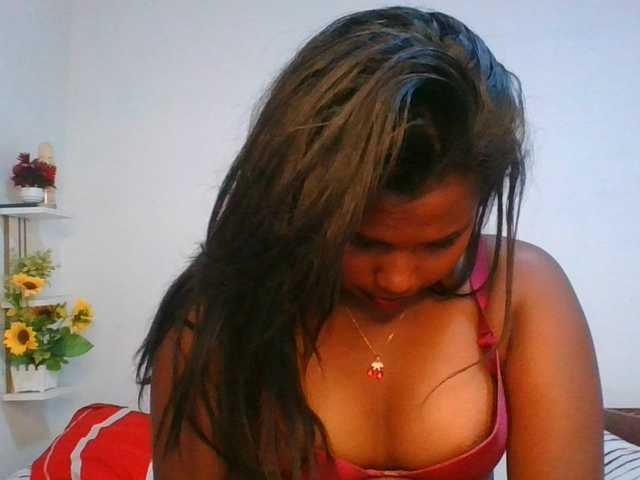 Pauliemarie live cam on BongaCams