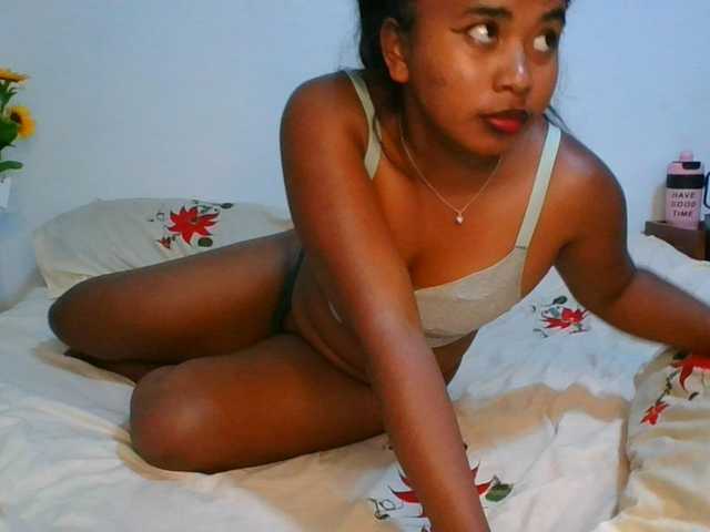 Pauliemarie live cam on BongaCams