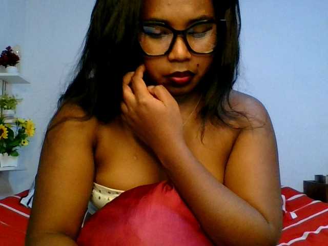 Pauliemarie live cam on BongaCams