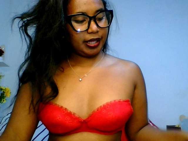 Pauliemarie live cam on BongaCams