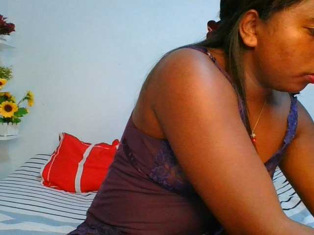 Pauliemarie live cam on BongaCams