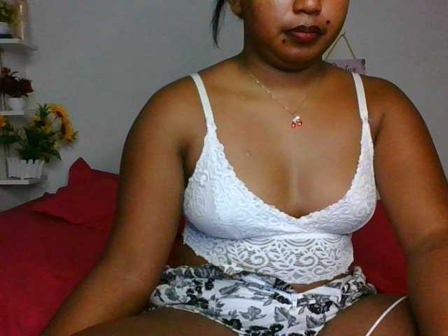 Pauliemarie live cam on BongaCams