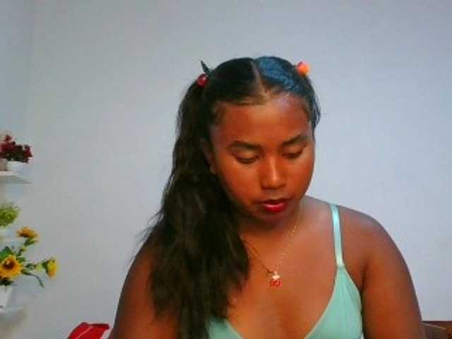 Pauliemarie live cam on BongaCams