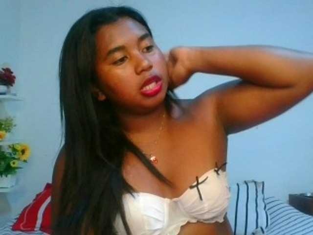 Pauliemarie live cam preview