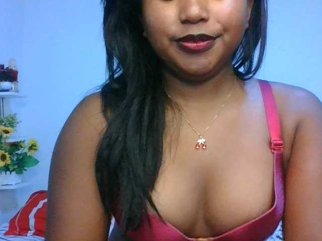 Pauliemarie live cam on BongaCams