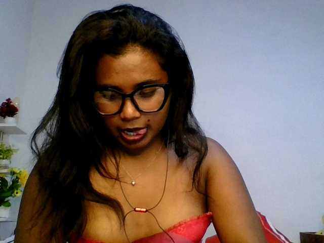Pauliemarie live cam on BongaCams