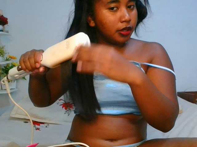 Pauliemarie live cam on BongaCams