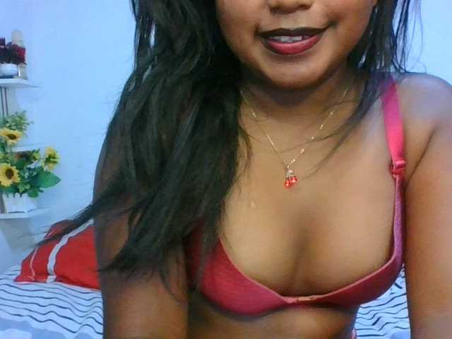 Pauliemarie live cam on BongaCams