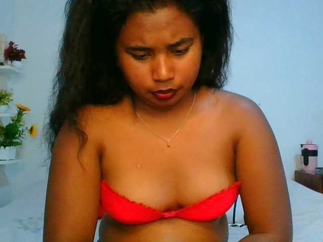 Pauliemarie live cam on BongaCams