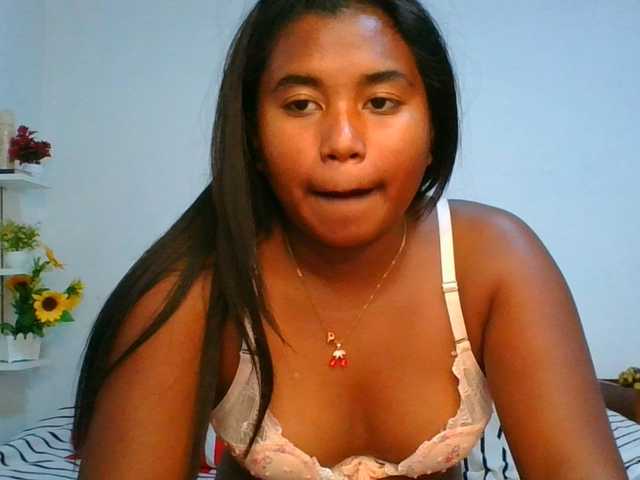 Pauliemarie live cam on BongaCams