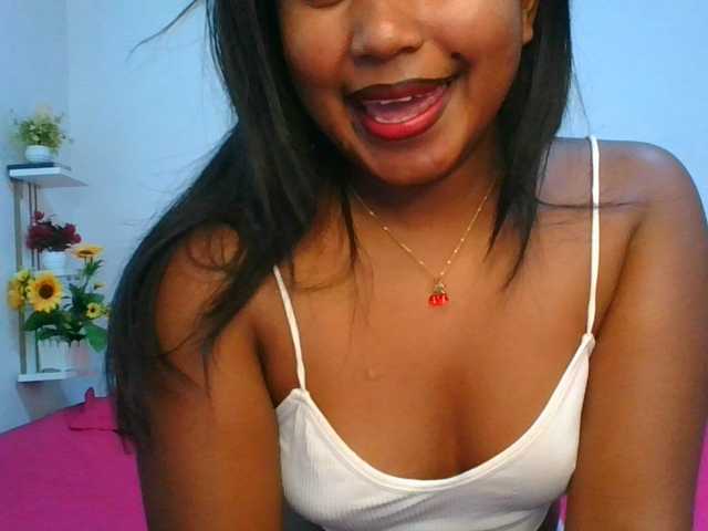 Pauliemarie live cam on BongaCams