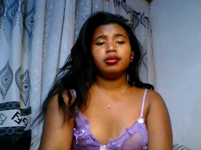 Pauliemarie live cam on BongaCams