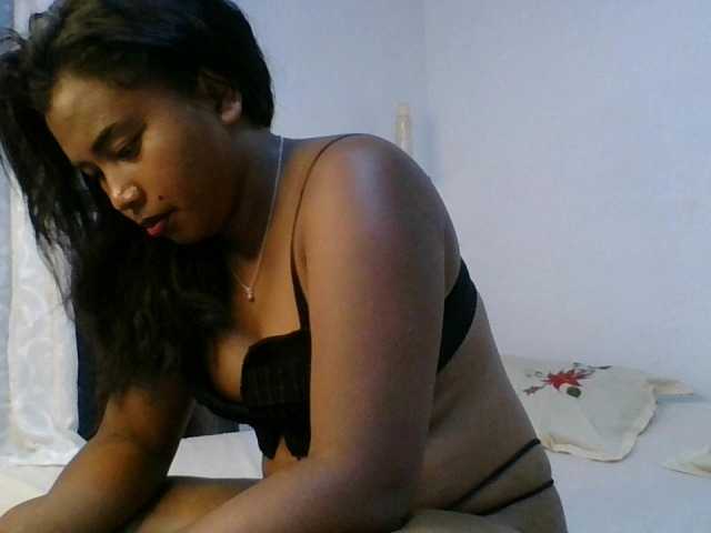 Pauliemarie live cam on BongaCams