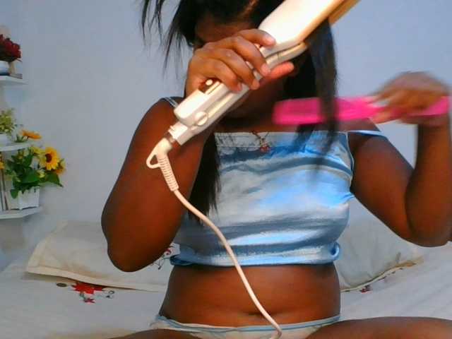 Pauliemarie live cam on BongaCams