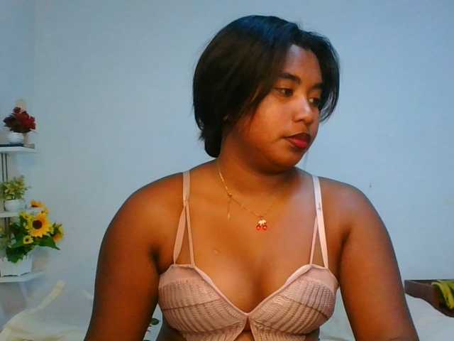 Pauliemarie live cam on BongaCams