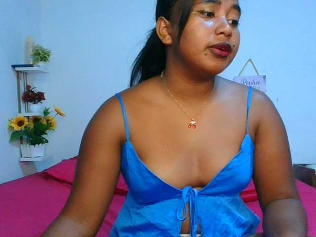 Pauliemarie live cam on BongaCams