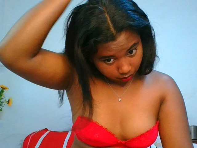 Pauliemarie live cam on BongaCams
