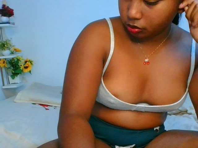 Pauliemarie live cam on BongaCams