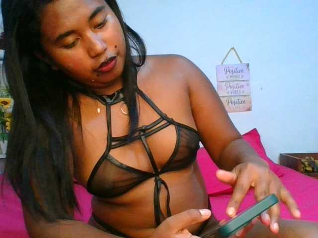 Pauliemarie live cam on BongaCams