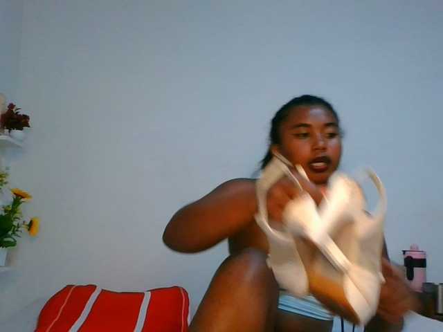 Pauliemarie live cam on BongaCams