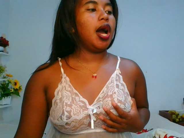 Pauliemarie live cam on BongaCams