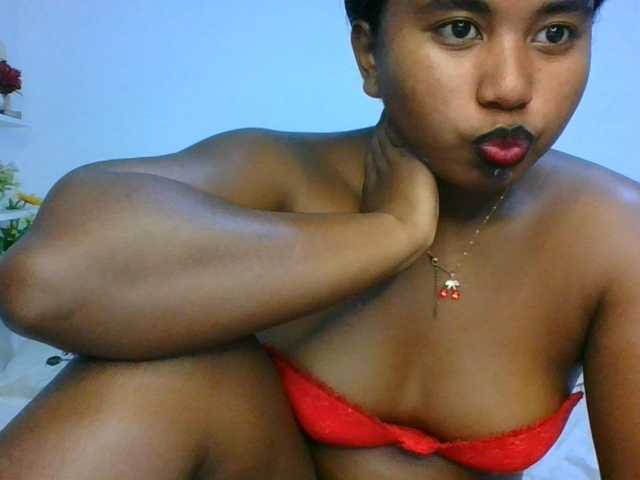 Pauliemarie live cam on BongaCams