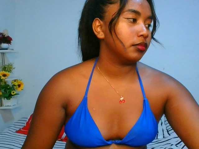 Pauliemarie live cam on BongaCams