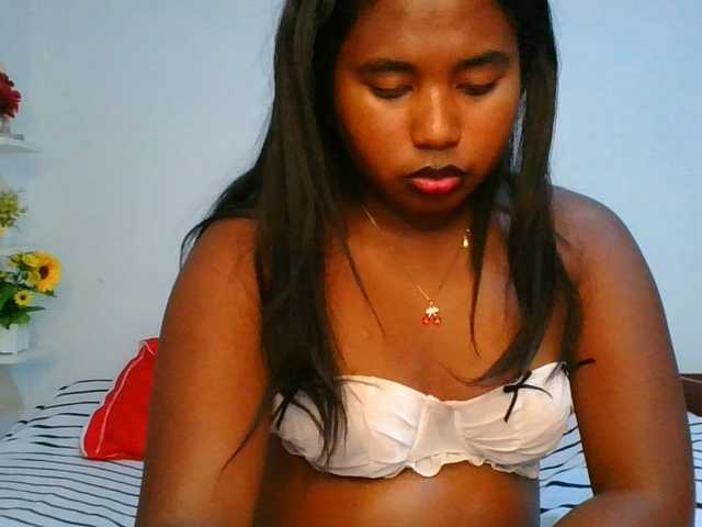 Pauliemarie live cam on BongaCams