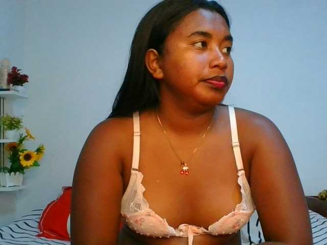 Pauliemarie live cam on BongaCams