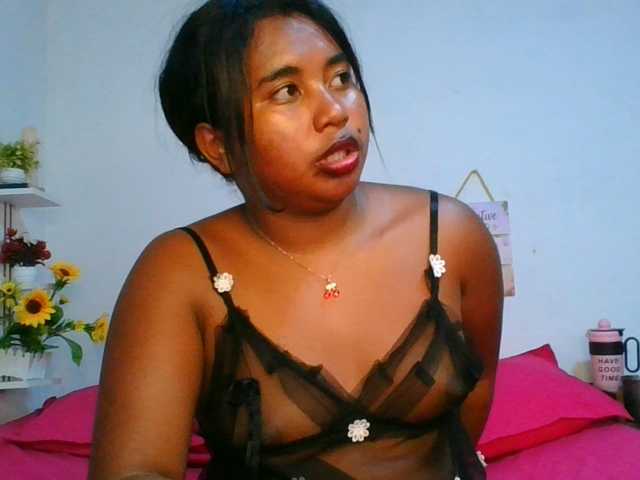 Pauliemarie live cam on BongaCams